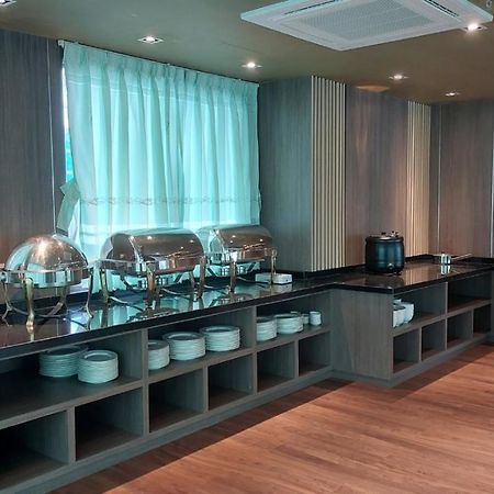 Hotel Grand Galaxy Rangoon Buitenkant foto